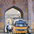 Traffico cittadino a Jaipur, in Rajasthan, India