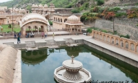 Fontana al Tempio delle Scimmie presso Jaipur, in Rajasthan, India