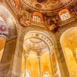Scorcio dell'interno con le esedre presso la Basilica di San Vitale, Ravenna