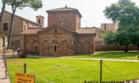 Esterno del Mausoleo di Galla Placidia, Ravenna