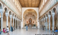 Interno della Basilica di Sant'Apollinare Nuovo, Ravenna