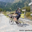 Sportivi in bici all'Alpe Devero, Piemonte