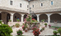Cortile interno della Chiesa di San Damiano, Assisi