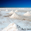 Cumuli di sale presso il Salar de Uyuni, Bolivia