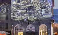 Luci natalizie in Piazza Duomo, Como