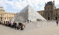 Piramide del Louvre, Parigi