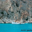 Imbarcazioni a vela presso il Golfo di Orosei, Sardegna
