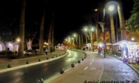 Lungo le strade di sera a Kos, Grecia