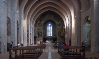 Interni della Cattedrale dei Santi Mariano e Giacomo a Gubbio , Umbria