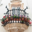 Balcone nel centro storico di Locorotondo, Puglia