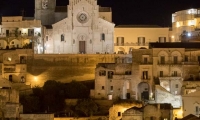 Vista notturna della Cattedrale della Madonna della Bruna e di Sant'Eustachio, Matera