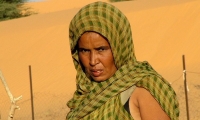 Donna al rifornimento di acqua, Mauritania