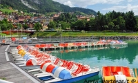 Pedalò nei pressi del lago di Molveno, Trentino - Alto Adige