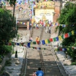 Istanti di quotidianità presso Swayambhunath, Kathmandu