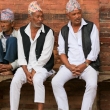 Uomini con tipico copricapo a Katmandu, Nepal