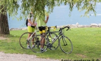 Ciclisti nei pressi di Riva del Garda, Trentino - Alto Adige