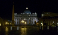 Piazza San Pietro di notte, Città del Vaticano