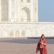 Indiana in abiti tradizionali presso il Taj Mahal - Agra, India