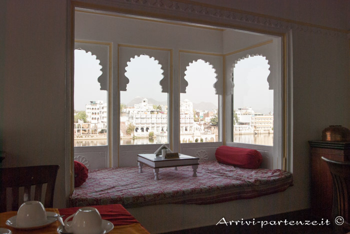 Udaipur cosa vedere e dove dormire: sala da pranzo presso il Jagat Niwas Palace